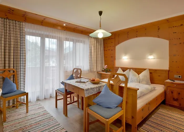 ゲストハウス Haus Bergfriede 3*